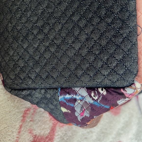 BEAUTIFUL QUILTED PATTERN VERA BRADLEY LARGE ZIPPERED TOTE - Picture 10 of 12